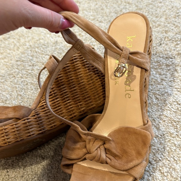 πHPπ NWT Kate spade wicker heals sandals with bow - Picture 5 of 6